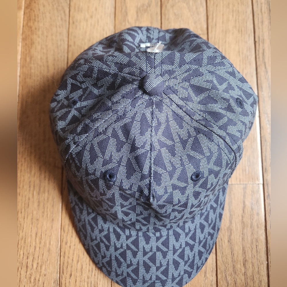 Patterned Blue Cap - Picture 2 of 5